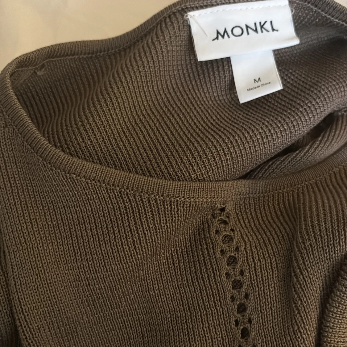 Mörk grön croppad stickad tröja Monki - 1