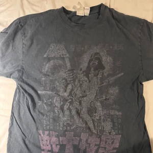 Starwars tröja  - Starwars tröja, trycket har blivit lite urtvättat. Storlek M