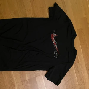 Nike Pro träningströja - Litweight tröja i bra skick. Perfekt för träning