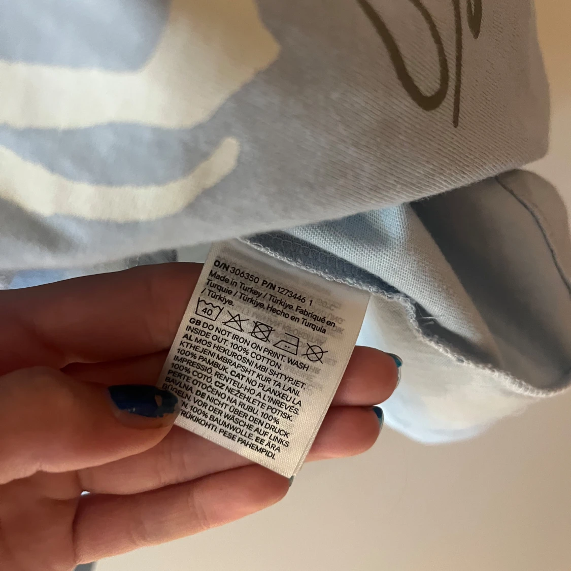 Ljusblå t-shirt med björntryck H&M - 2