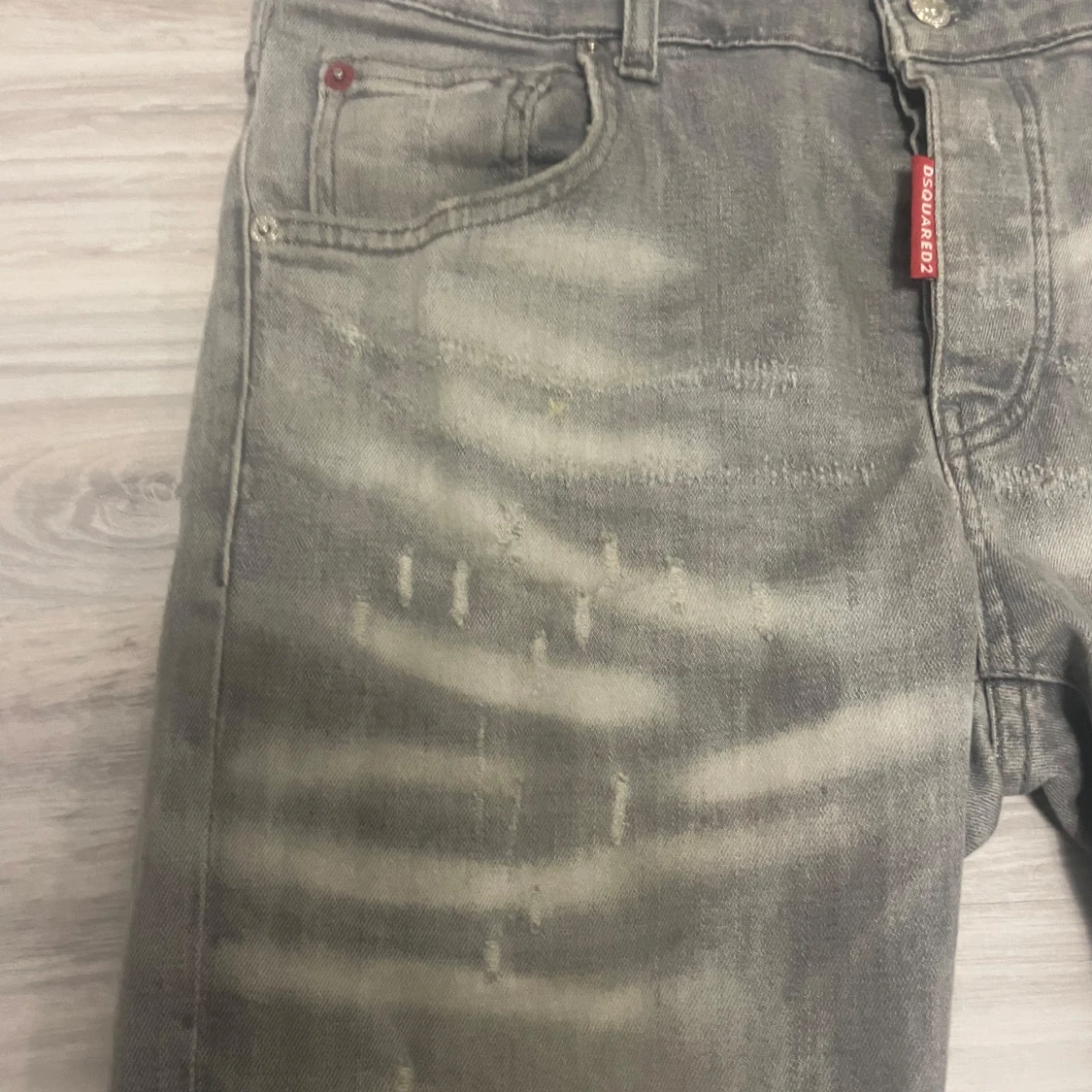 Grå slitna jeans från Dsquared2 - 2