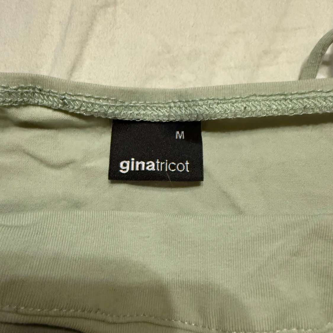 Ljusgrön linnetopp från Gina Tricot - 1