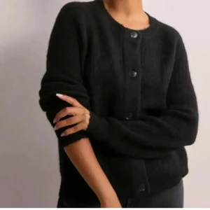 Svart kofta från Selected Femme - Super mysig!💞Den är ändast provad
