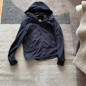 C.P Comapny Jacka - Cp company shell r i storlek M. Inga fel på den, skulle kanske uppskatta en tvätt
