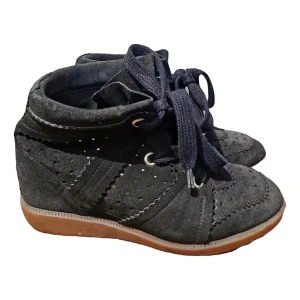 Isabel marant Bobby  - Mörk gröna, nästan svarta Isabel marant i modell Bobby.