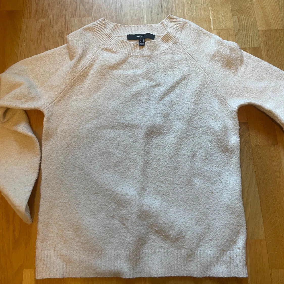 Beige stickad tröja från Vero moda