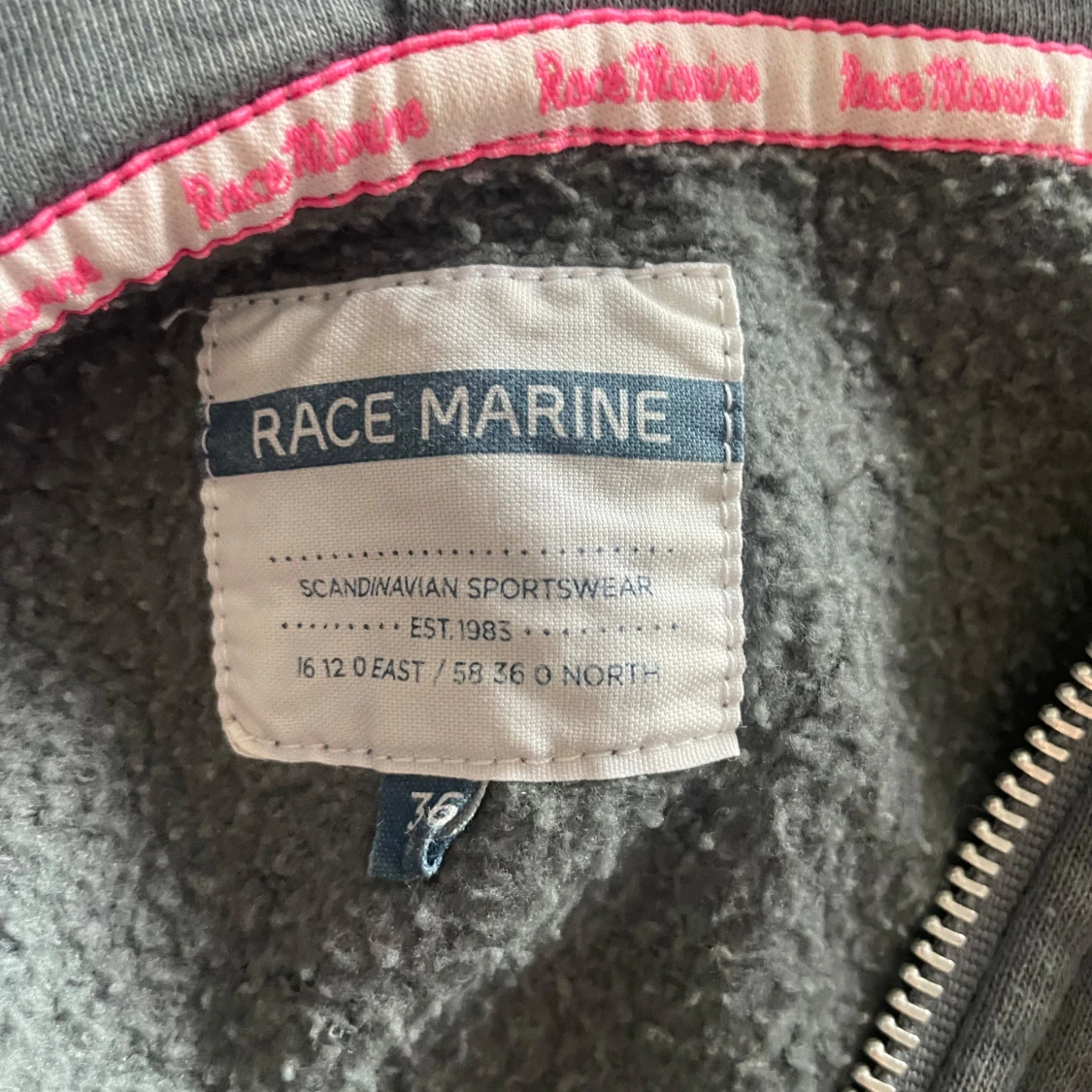 Grå hoodie från Race Marine - 3