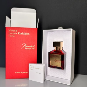 Baccarat rouge 540 ny!! - En perfekt parfym till sommaren som får alla i rummet att vända sig om, parfymen är unisex och oanvänd