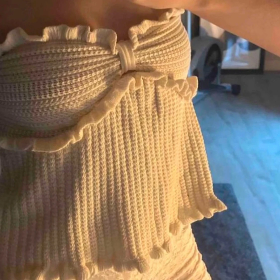 Stickad bandeau tubtopp i vitt - 1