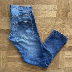 Dondup jeans - Ett par riktigt fet dondup jeans i storlek w32, modellen på jeansen är lucky (tapered fit). Hör gärna av er vid frågor