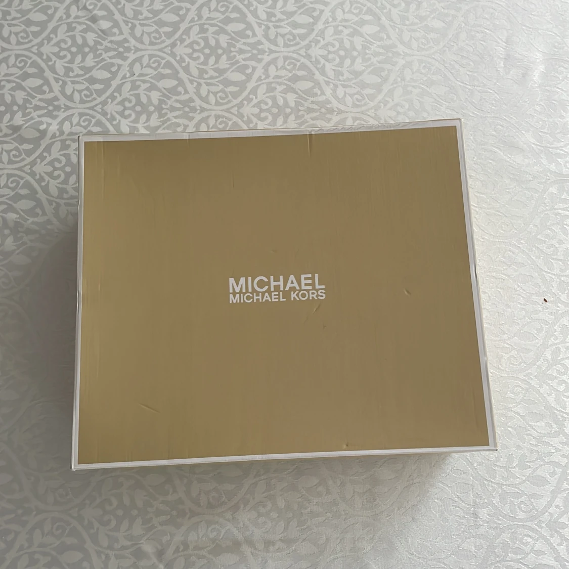 Guldiga sandaler med klack från Michael Kors - 2