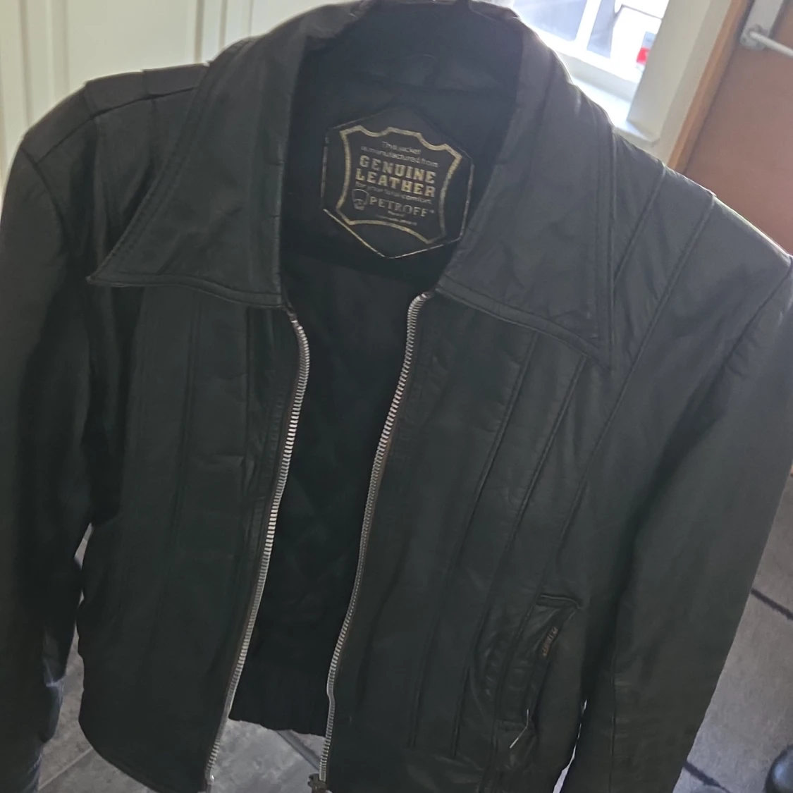 Svart skinnjacka från Petroff - 4