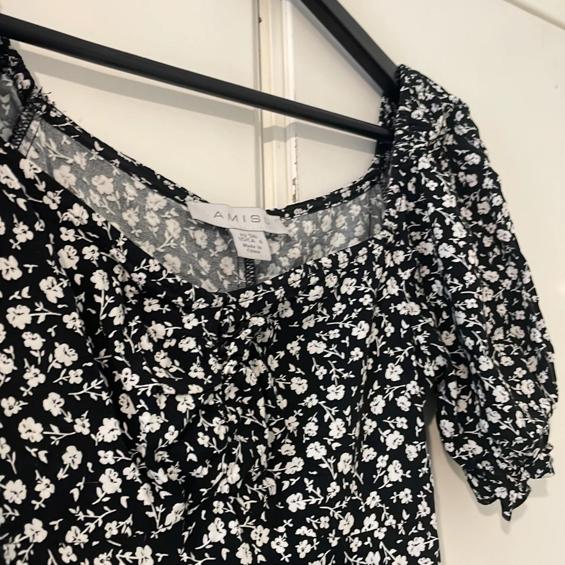 Svart blommig långklänning från Amis - 1