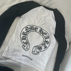 Chrome Hearts Longsleeve - Fått i present använt en gång, pris kan diskuteras och kan frakta snabbt. Förpackning tillkommer.