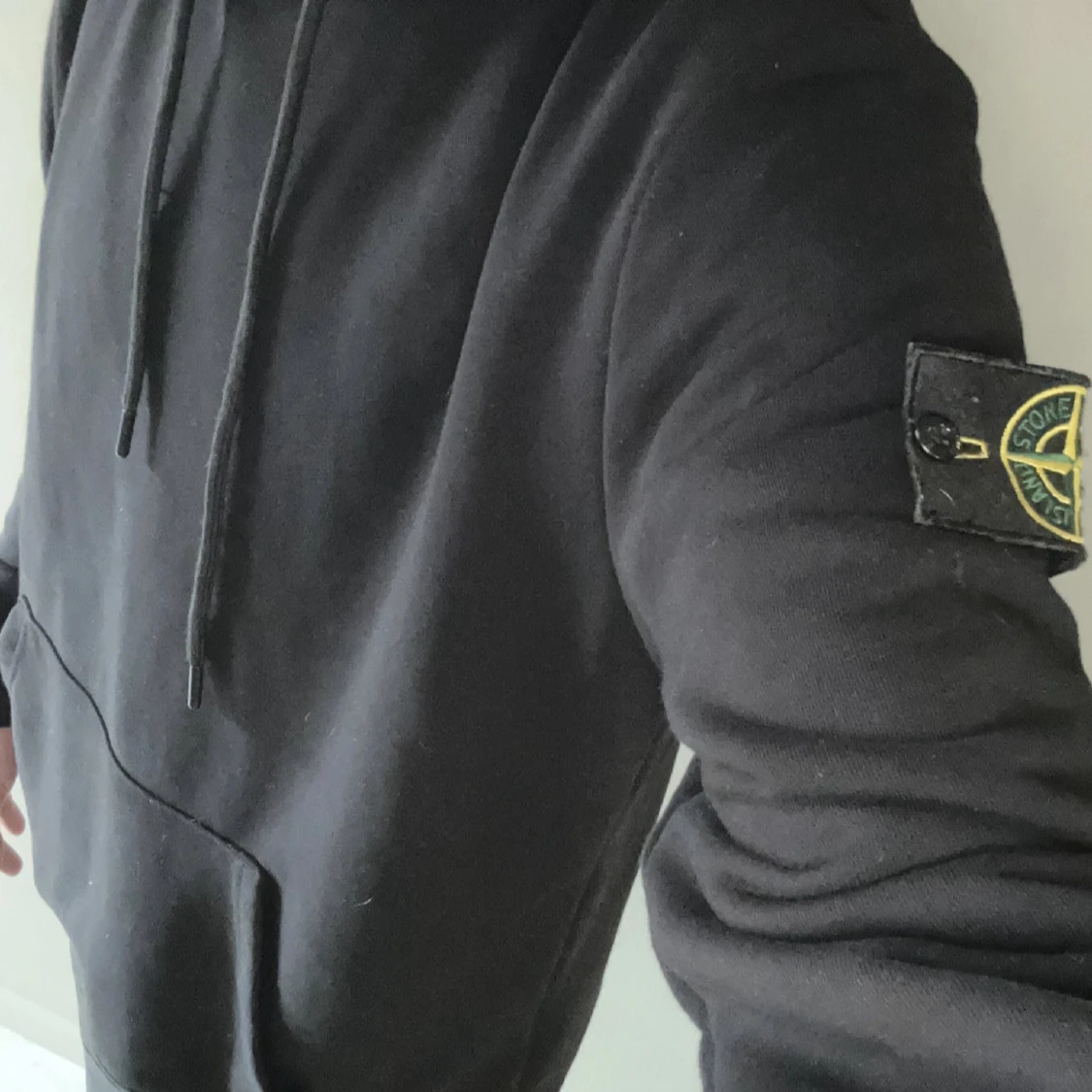 Svart hoodie från Stone Island - 1