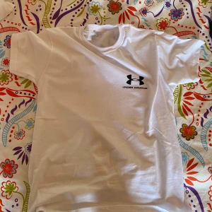Under armour  - One size! S
