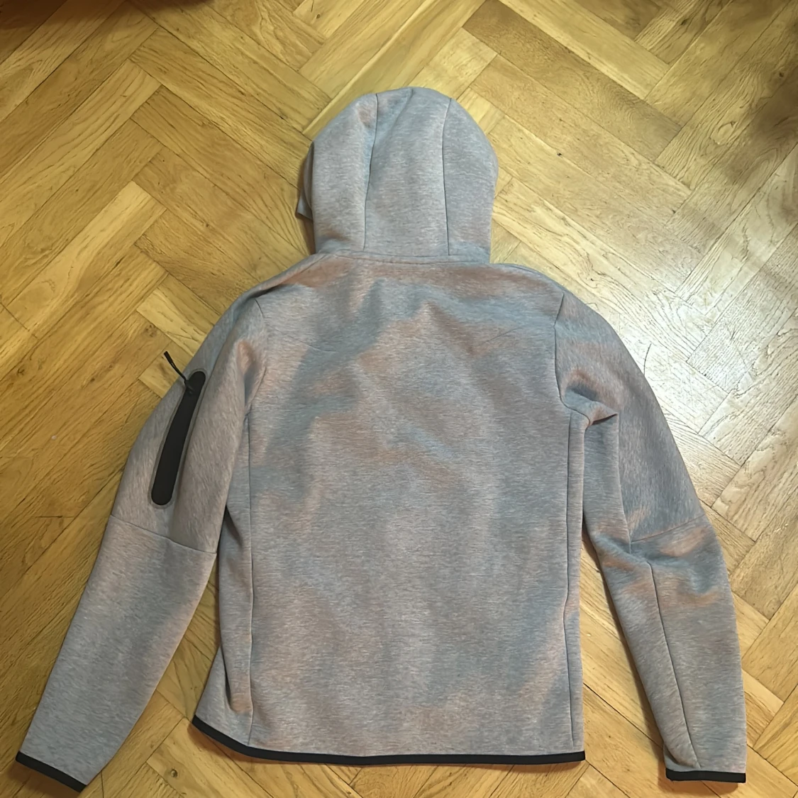 Grå Nike hoodiejacka med dragkedja - 1