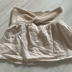 Bandlös söt topp - Söt topp från zara oanvänd!