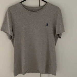 Ralph Lauren Tshirt  - As fet tshirt, bra skick! Storlek S