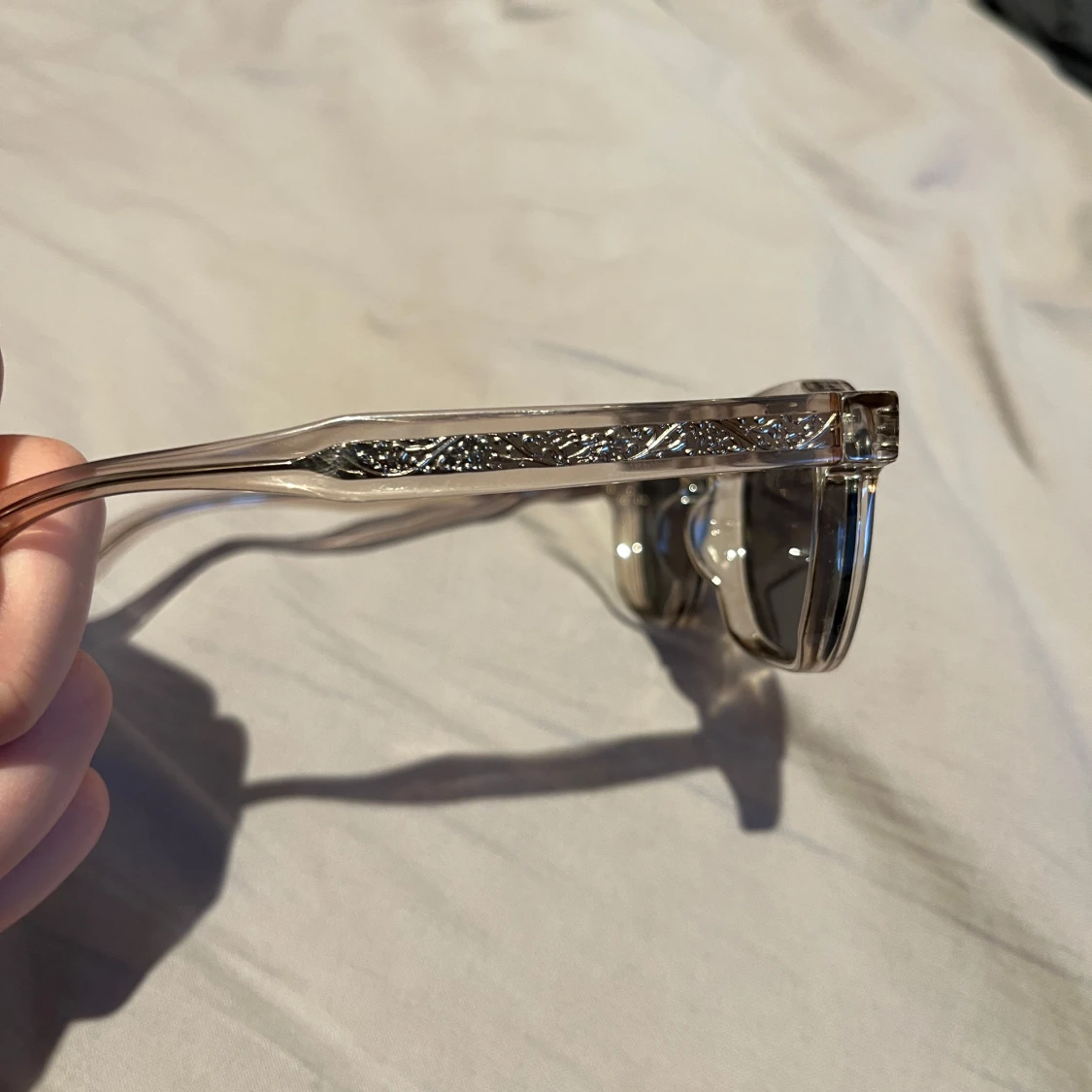 Transparenta solglasögon med svart lins - 2