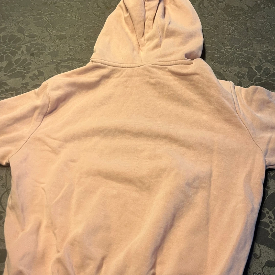 Rosa hoodie med text - 4