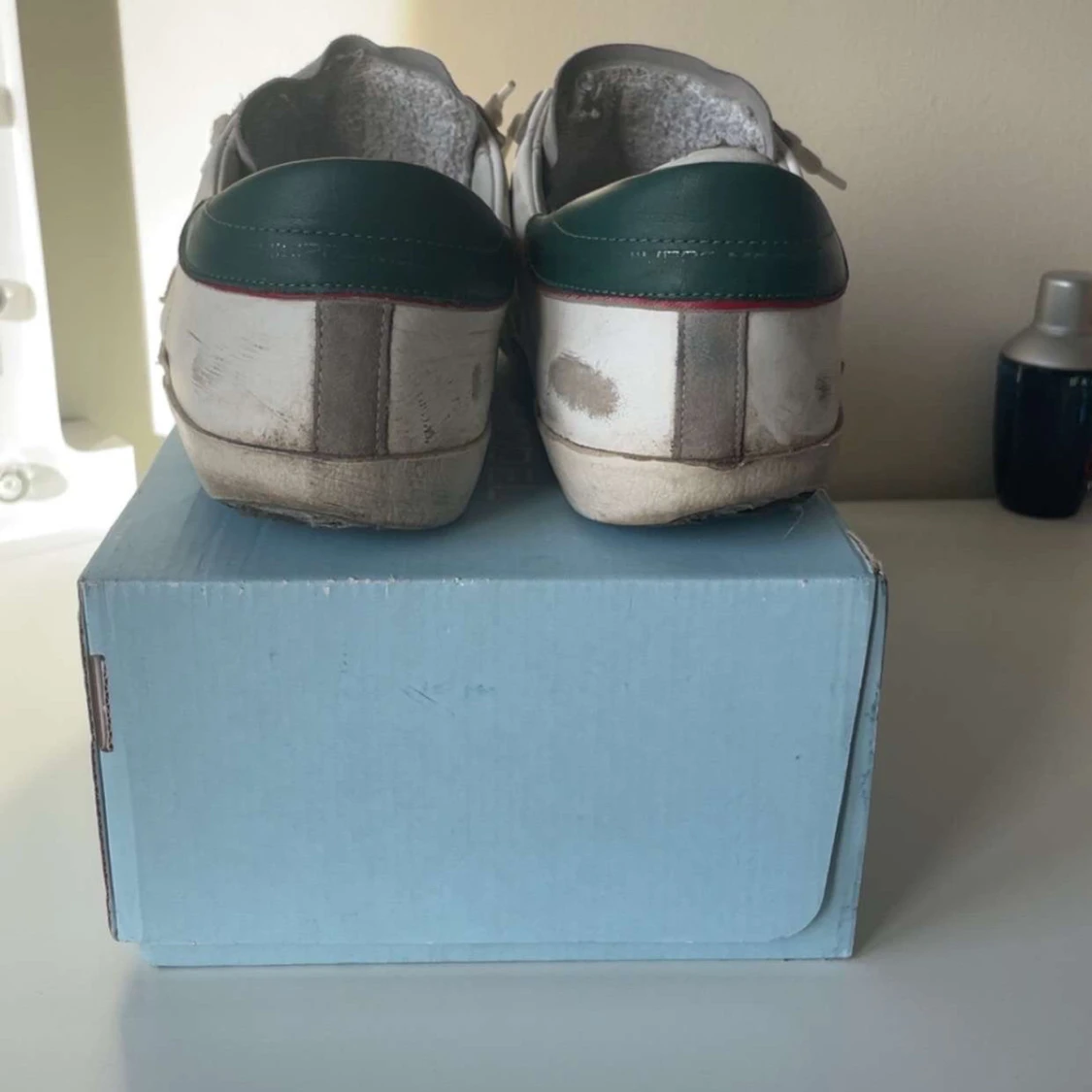 Vita sneakers från Philippe Model