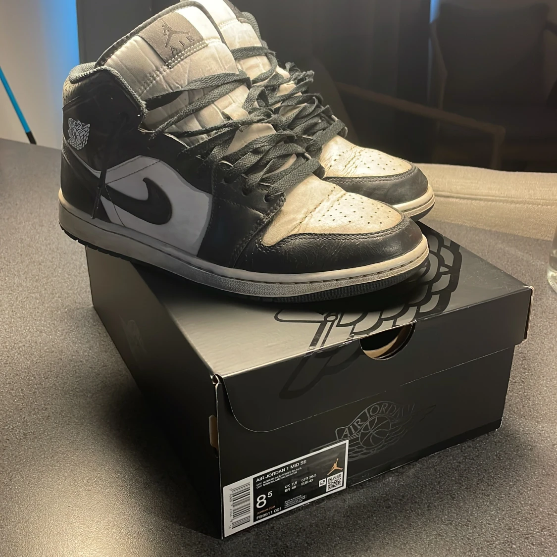 Nike Air Jordans i svart och vit