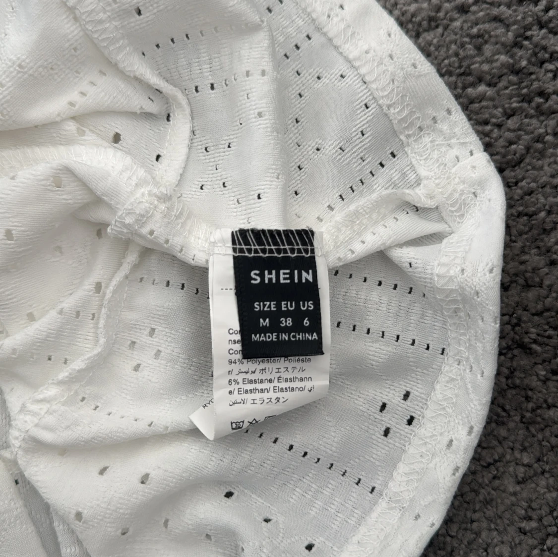 Kort vit somrig blus  - 2