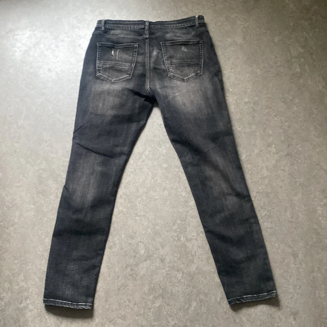 Svarta skinny jeans med slitningar - 1