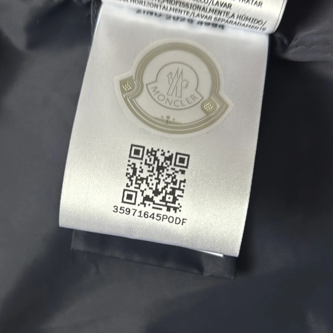 Mörkblå vindjacka från Moncler - 2