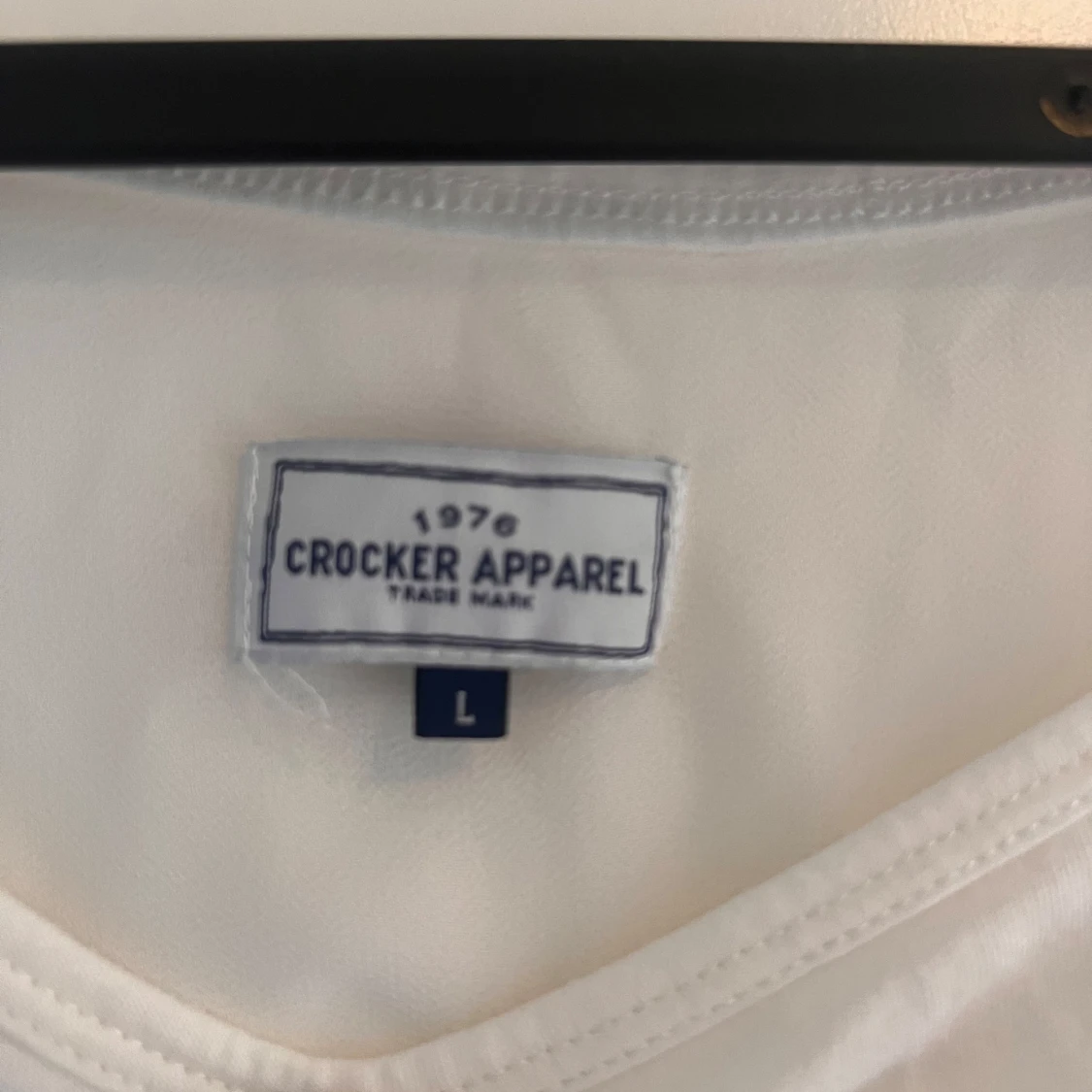 Vit t-shirt från Crocker Apparel - 1