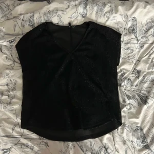 Vero Moda topp - Söt glitter topp❤️