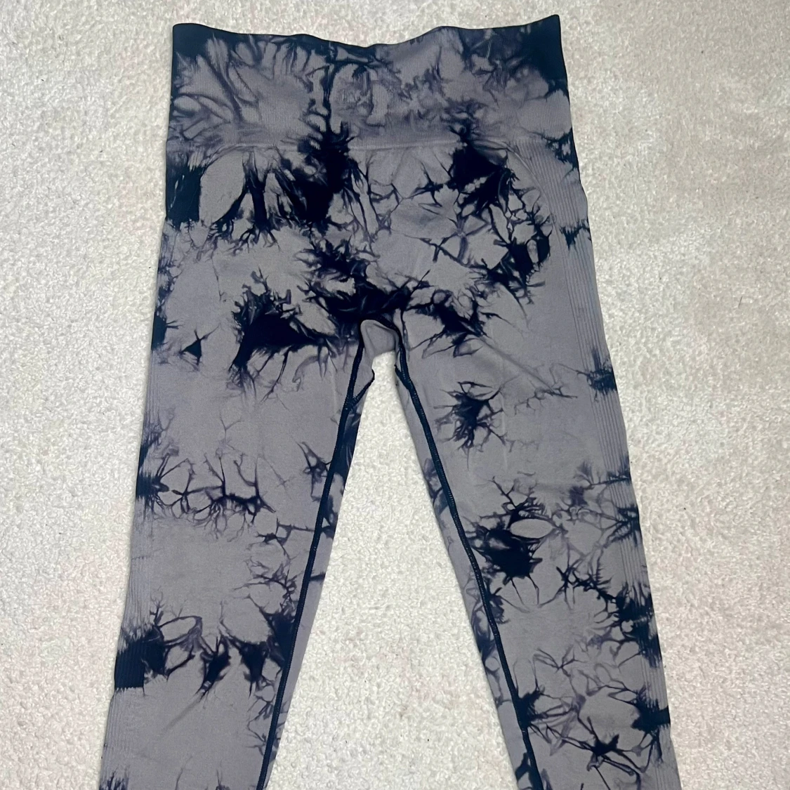 GråSvart leggings med hög midja