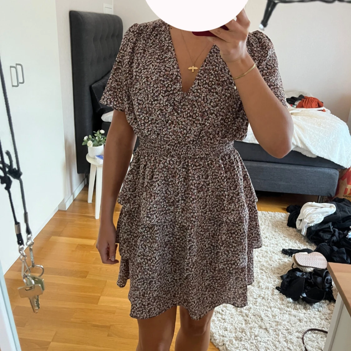 Blommig kortklänning - S