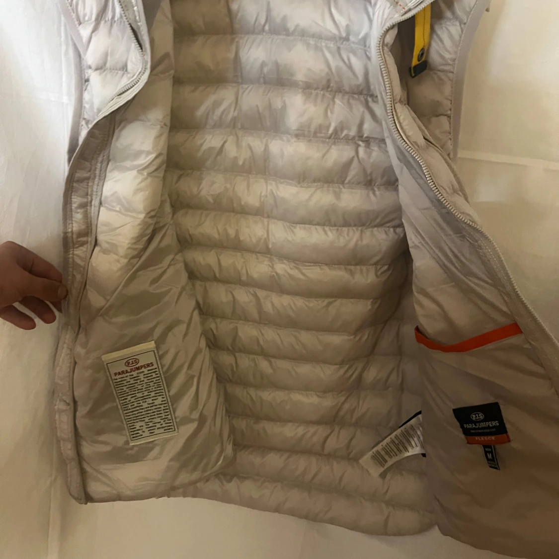 Beige dunväst från Parajumpers - 2