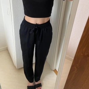 Byxor i sidenimitation - Riktigt svala och sköna! Skriv om du vill köpa annat på min sida så kan du få paketpris och slippa betala dubbelfrakt.