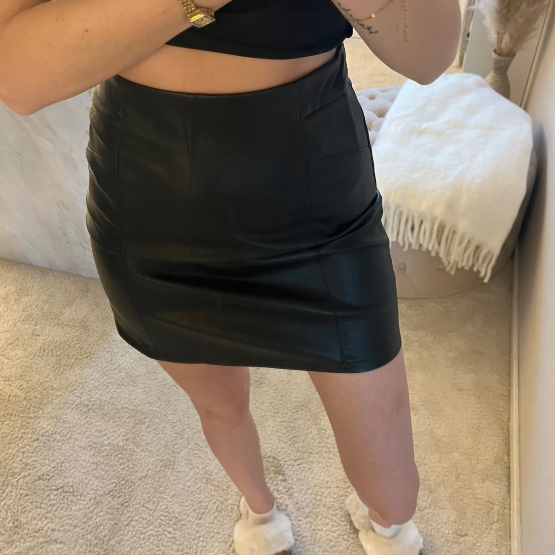 Svart kjol i skinnimitation - 2