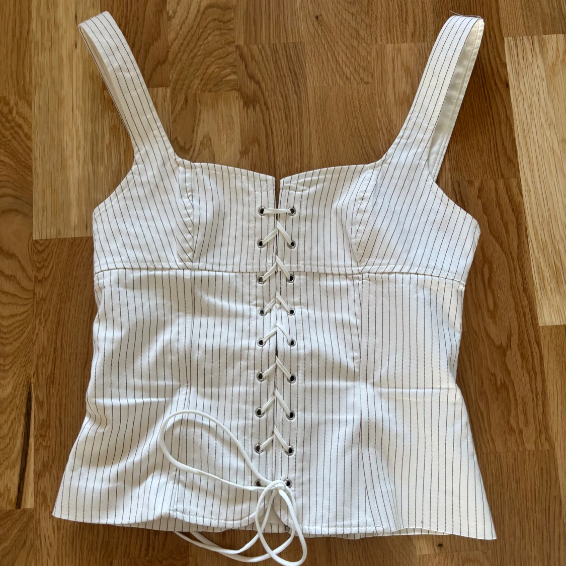 Vit randig korsettopp