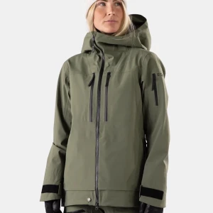 Grön skidjacka  - Snygg grön skidjacka med huva och dragkedja framtill. Perfekt för utomhusaktiviteter och håller dig skyddad mot väder och vind. Knappt använd. Nypris 3199kr🌸💘❄️⛷️