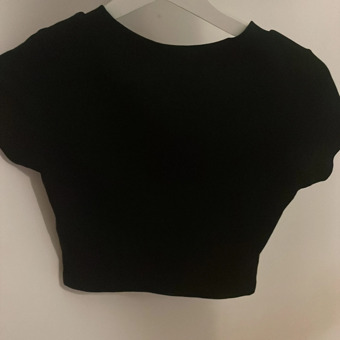 Svart croppad topp - 1