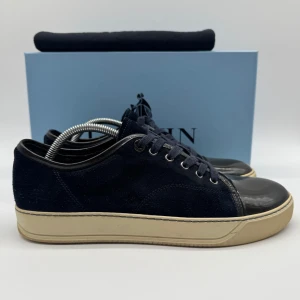 LANVIN CAP TOE - Lanvin Cap toe - Skick: 9/10 - Tillbehör: Dustbag - Storlek 43/UK8 - Nypris ca 5200kr - DeluxeCloset