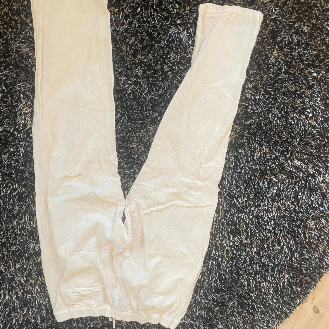 Beige linnebyxor med snörning - 1