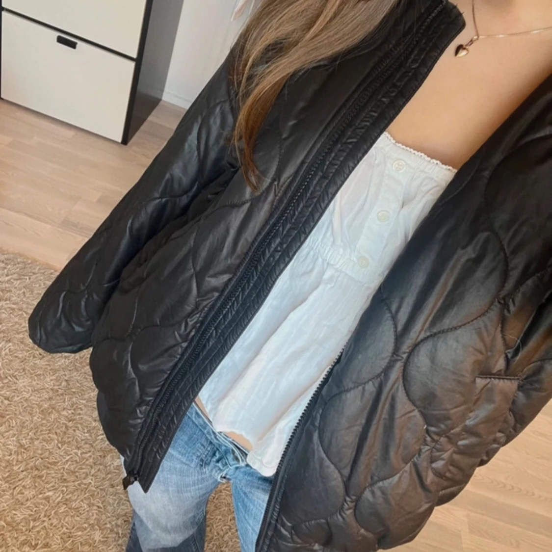 Svart quiltad bomberjacka - 1