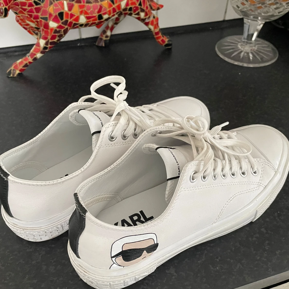 Vita sneakers från Karl Lagerfeld - 1