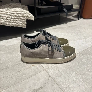 Lanvin cap toe sneakers  - |säljer nu dessa Lanvins i uk 6 som passar 41|Skorna är i grymt skick|Vid eventuella frågor är du välkommen att kontakta oss|