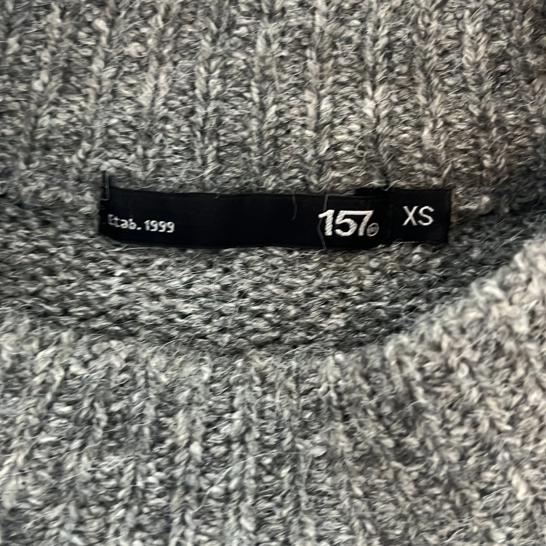 Grå stickad tröja  XS - 1