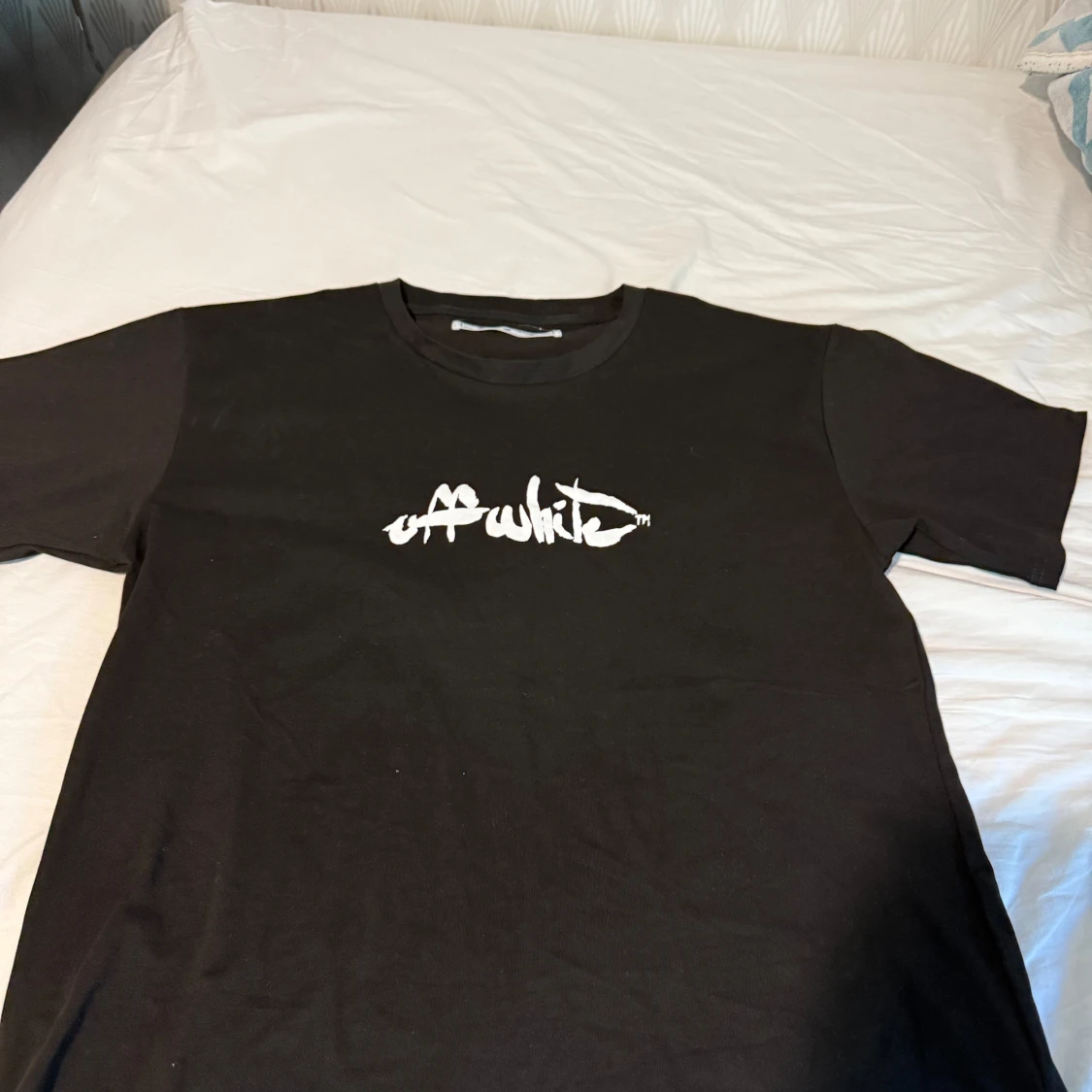 Svart Off-White t-shirt med tryck helt ny - 1