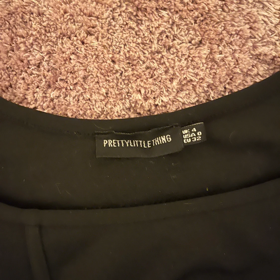 Svart croppad topp PrettyLittleThing - 1