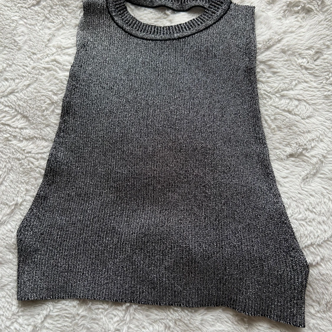 Glittrig croppad topp från Zara - 2