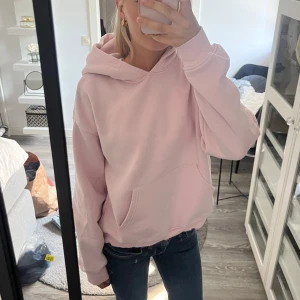 Gina tricot ljusrosa hoodie - Superfint skick
